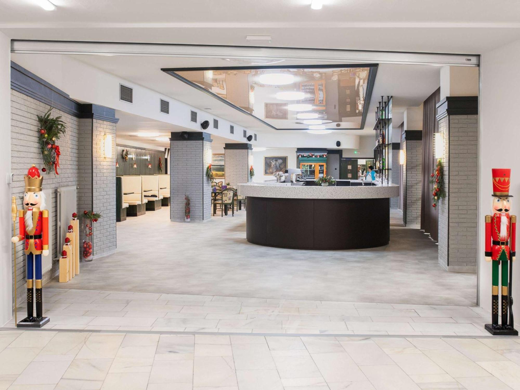 Ibis Styles Relax Roznov Pod Radhostem Hotel Exterior foto