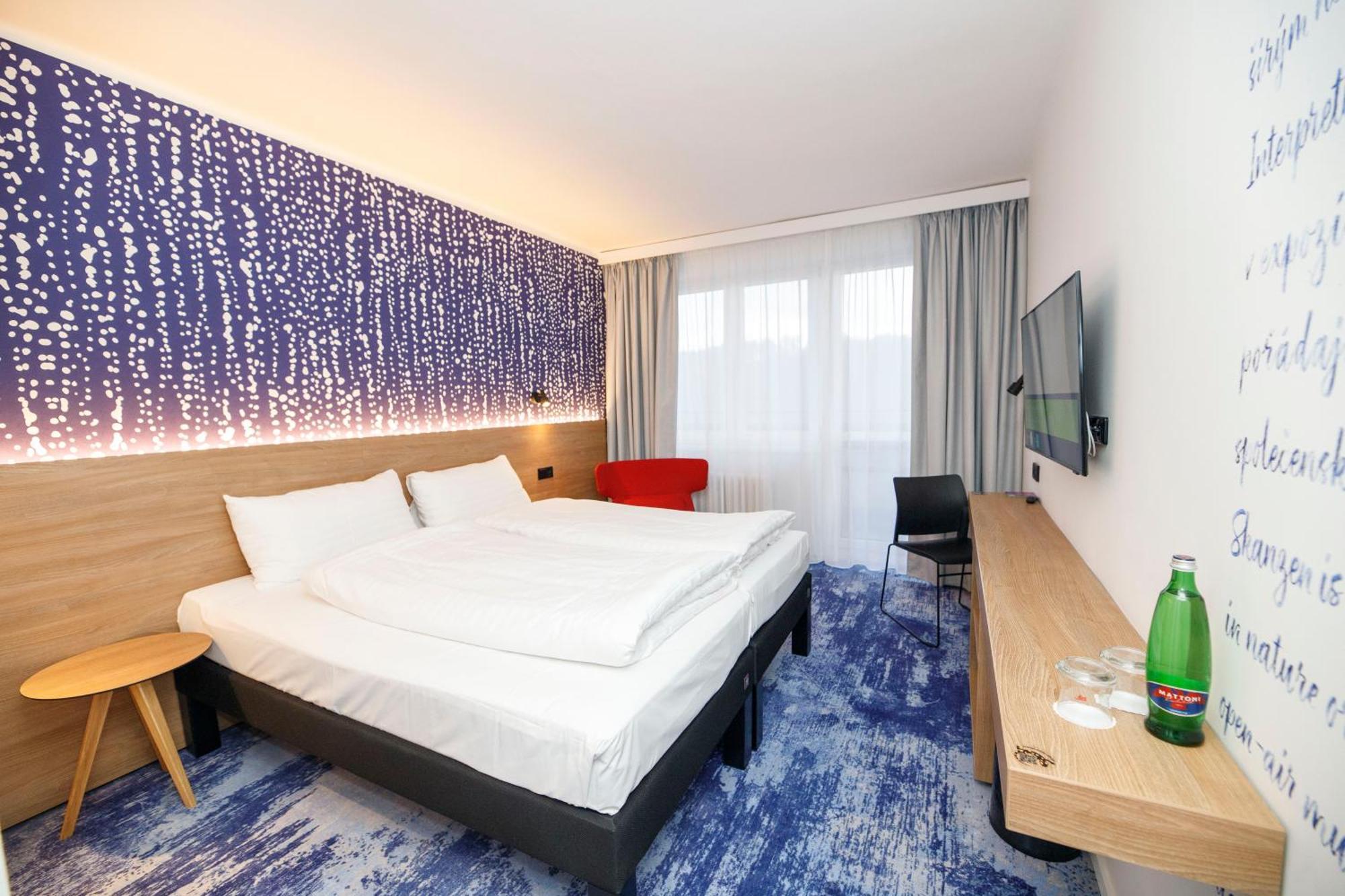 Ibis Styles Relax Roznov Pod Radhostem Hotel Exterior foto
