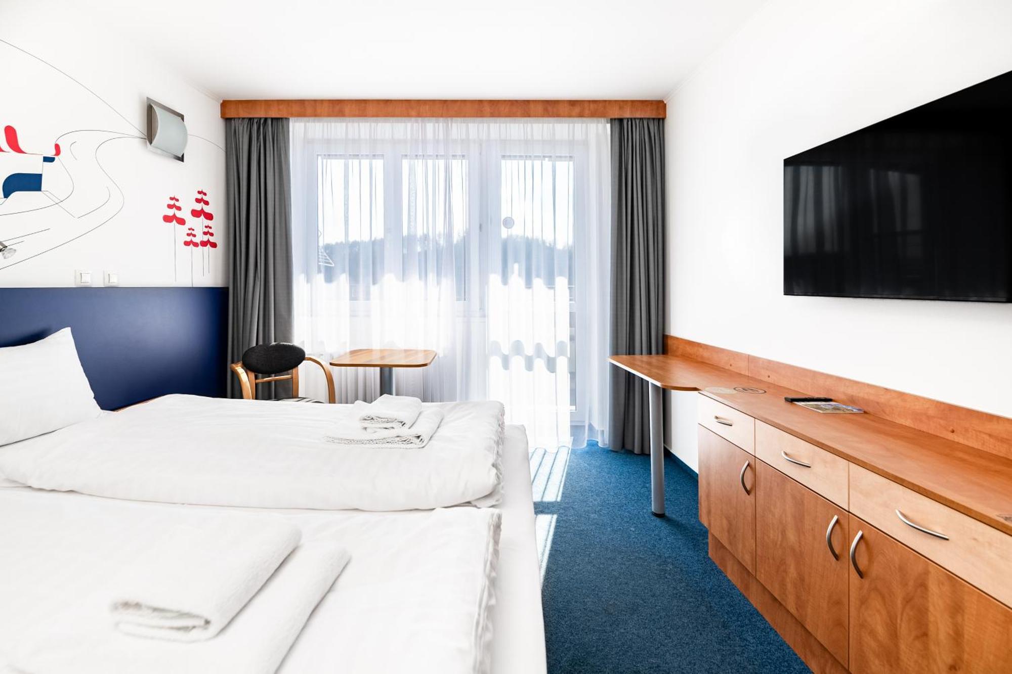 Ibis Styles Relax Roznov Pod Radhostem Hotel Exterior foto